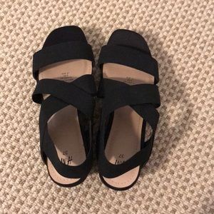 Women’s H&M size 6 black platform sandals
